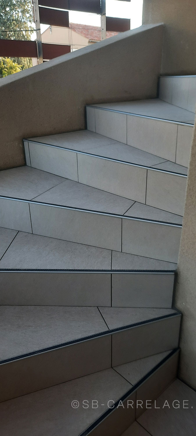 SB CARRELAGE intérieur escalier